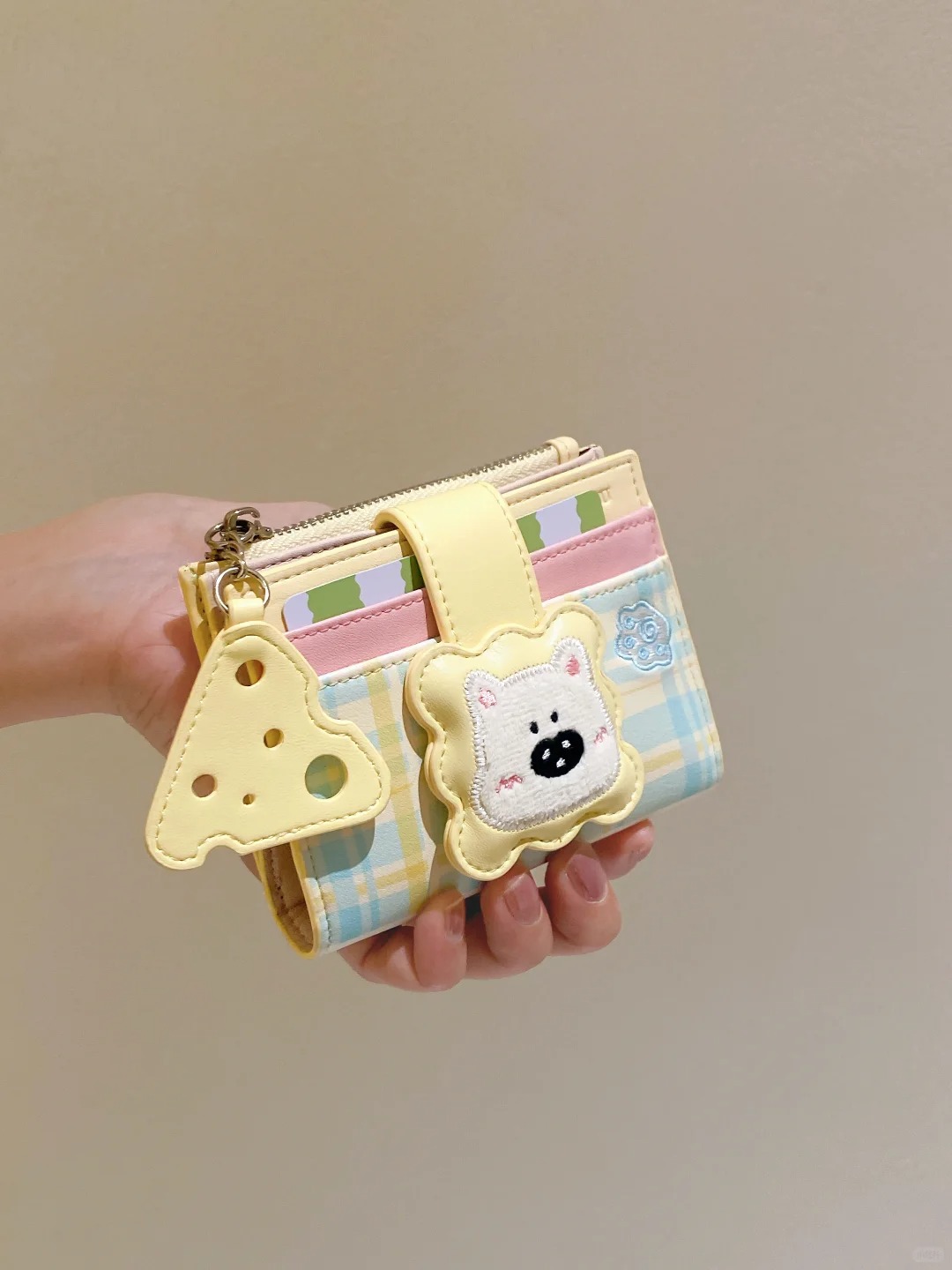Cream Checkered Puppy Card Holder