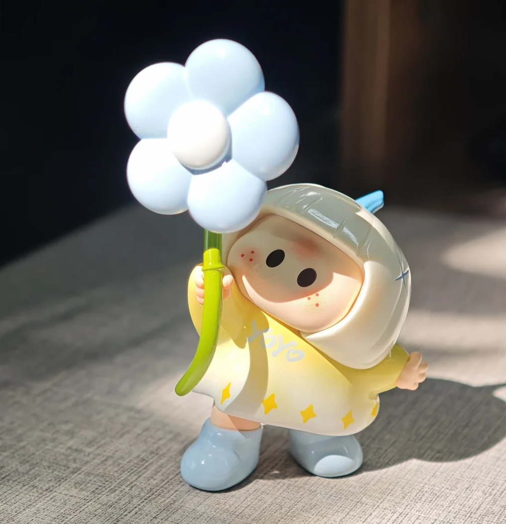 YOYO Holding a Small Flower PVC ABS Trendy Collectible Figure