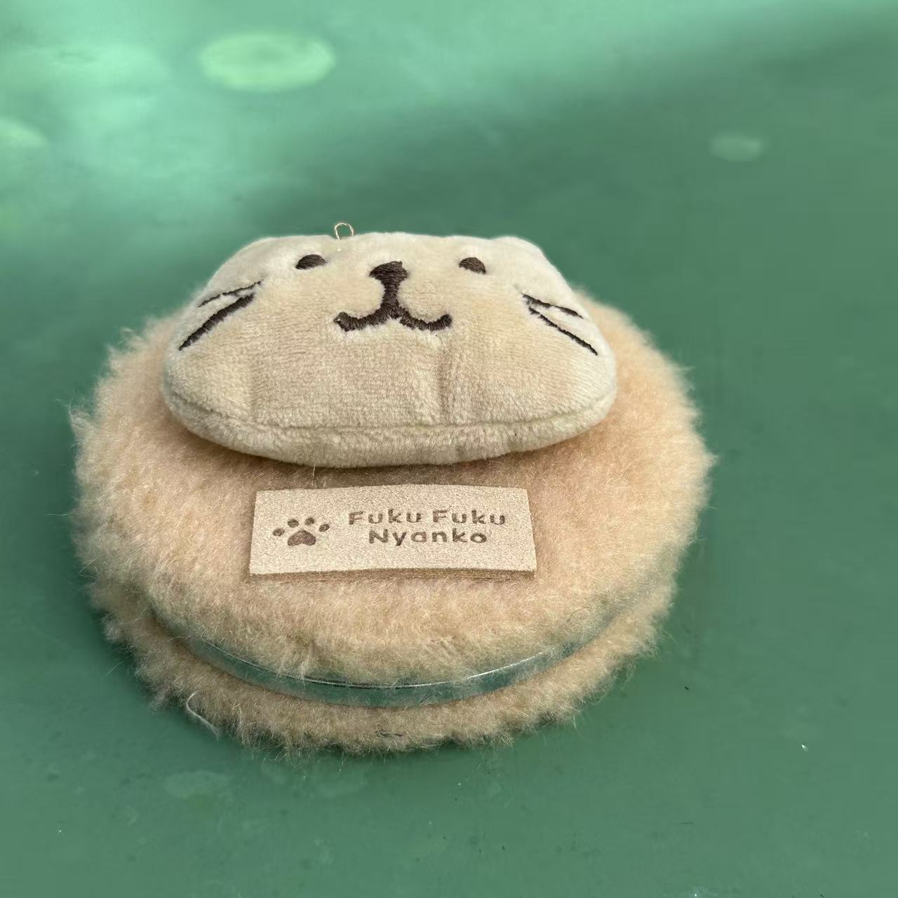 奶咖色小猫毛绒随身镜