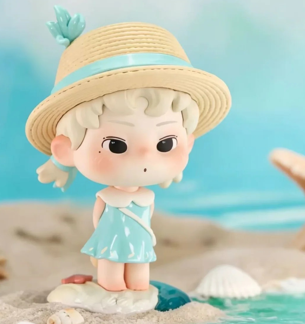 Summer Beach Straw-Hat Girl PVC ABS Designer Toy Figure