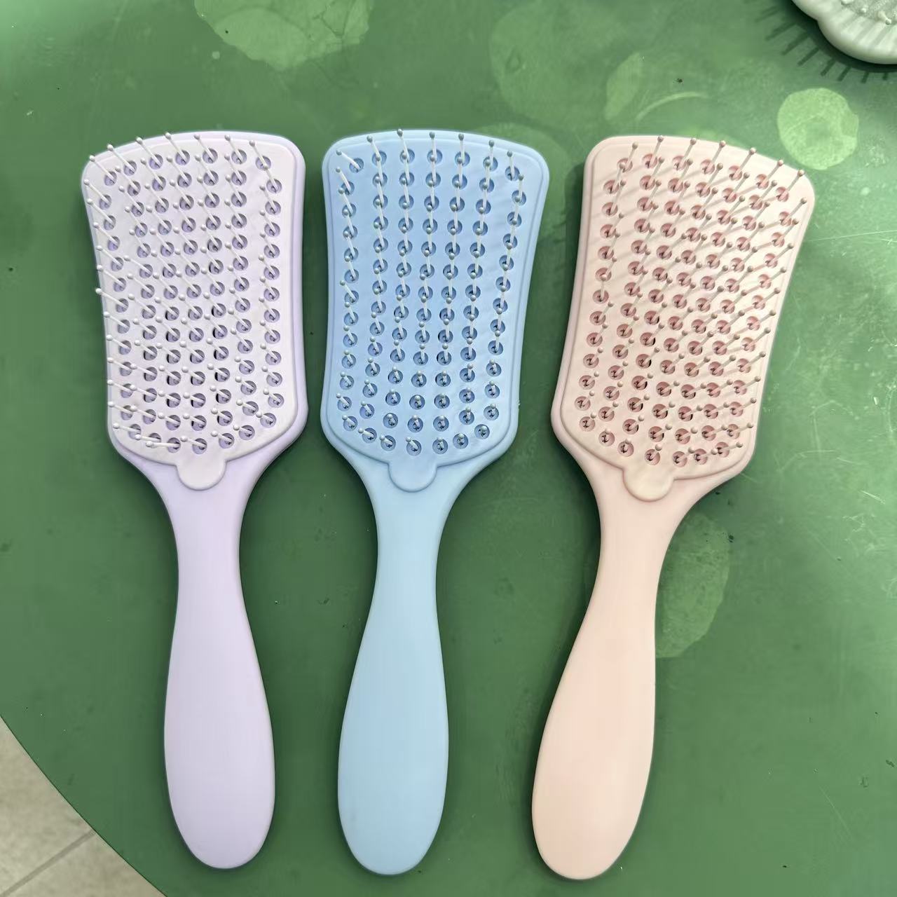 キャンディカラーエアクッションマッサージブラシ